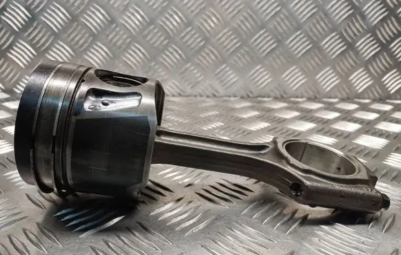 Opel Antara Piston with connecting rod 