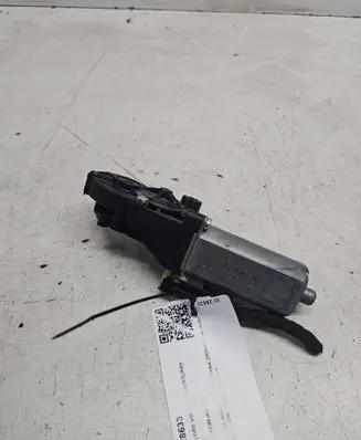 Volvo XC90 Seat adjustment motor 0390203247