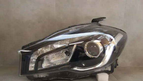 Suzuki SX4 S-Cross Headlight/headlamp SuzukiSX4