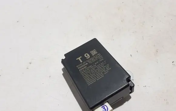 Lexus RX V Door central lock control unit/module 897B00E241
