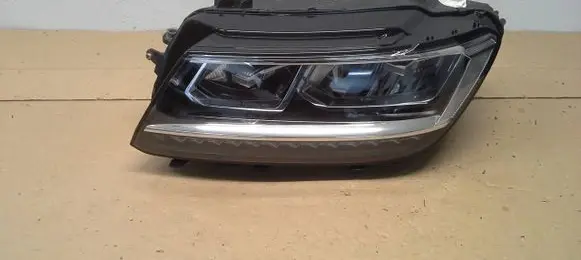 Volkswagen Tiguan Headlight/headlamp 030110123100 5NB941035B