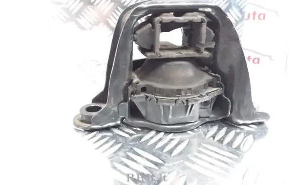 Nissan Qashqai Engine mount bracket