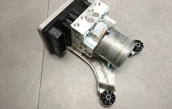 BMW 7 G11 G12 ABS Pump 6882933 A002W319 54087079E