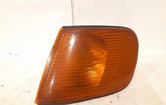 Audi 100 S4 C4 Front indicator light 137983 2823