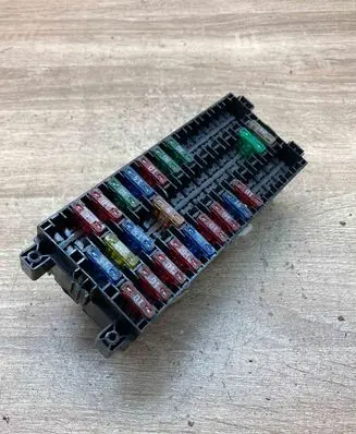 Renault Laguna I Fuse module 1005171323