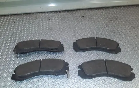 Mitsubishi Outlander Brake pads (front) 