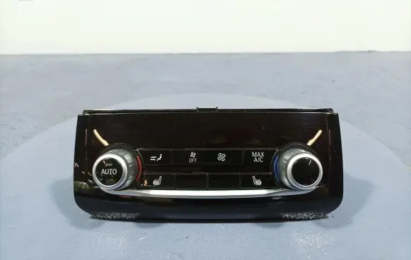 BMW 5 G30 G31 Climate control unit 6834536