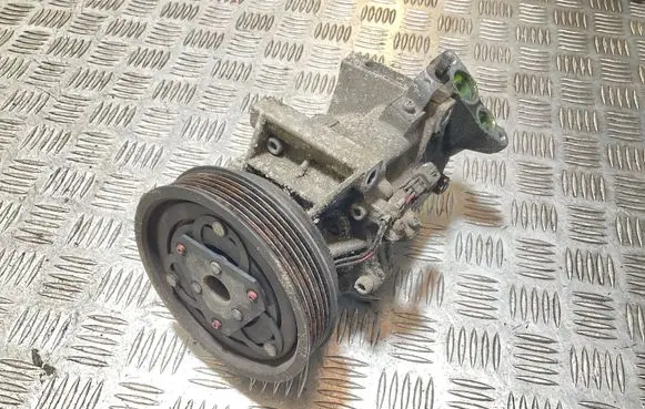 Nissan Juke I F15 Air conditioning (A/C) compressor (pump) 926003VD0A