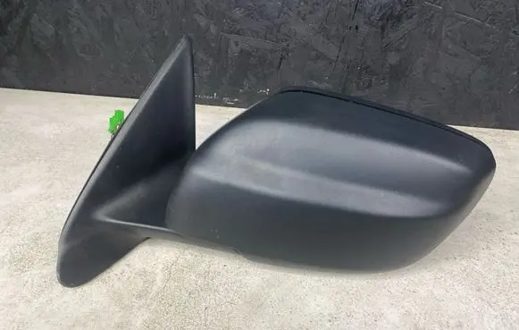 Volvo XC70 Front door electric wing mirror E11015799