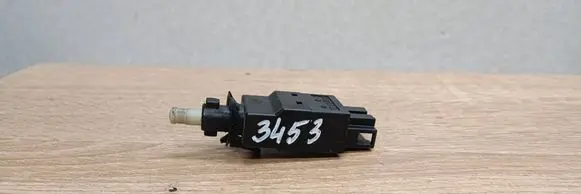Mercedes-Benz E W211 Brake pedal sensor switch 0015454009