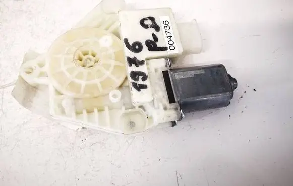 BMW 7 G11 G12 Front door window regulator motor 7181702