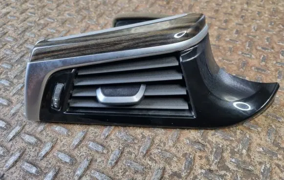 BMW 5 G30 G31 Dashboard side air vent grill/cover trim 9329545