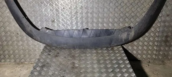 Front bumper lip
