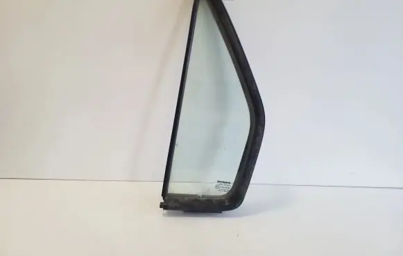 Honda CR-V Rear vent window glass 