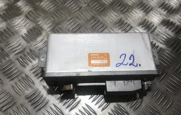 Audi 100 S4 C4 ABS control unit/module 0265100037 443907379c