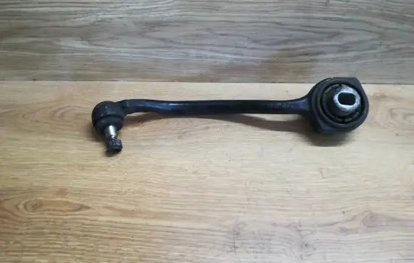 Mercedes-Benz C W203 Front lower control arm/wishbone 12R0713