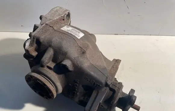 BMW 1 E81 E87 Rear differential 7566169