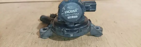 Jaguar XK8 - XKR Valve vacuum LNC1515AA SIEMENS