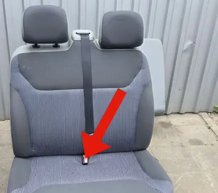 Opel Vivaro Front seatbelt buckle 550588300A