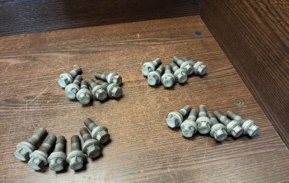 Mercedes-Benz Sprinter W906 Nuts/bolts 
