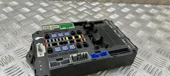 Jaguar XF X250 Fuse module CX2314B476AF