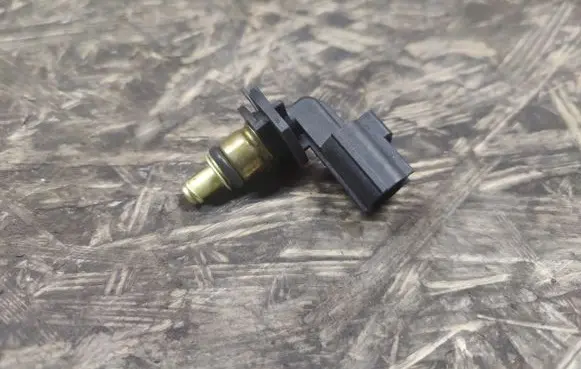 Land Rover Discovery 4 - LR4 Coolant temperature sensor 3L8A12A648AA