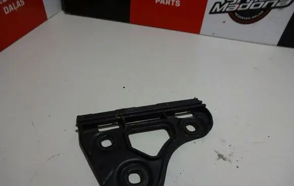 Audi A2 Fender mounting bracket 8Z0821250