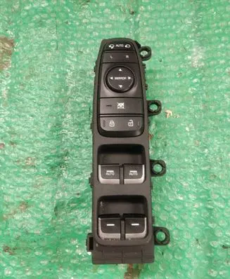 KIA Niro Electric window control switch 93570G5700 W220125 20220302