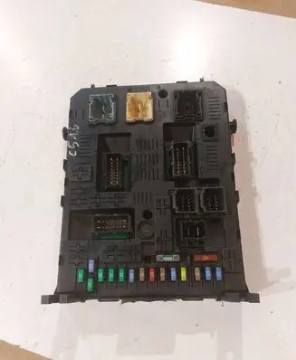 Citroen C5 Fuse module 281197595