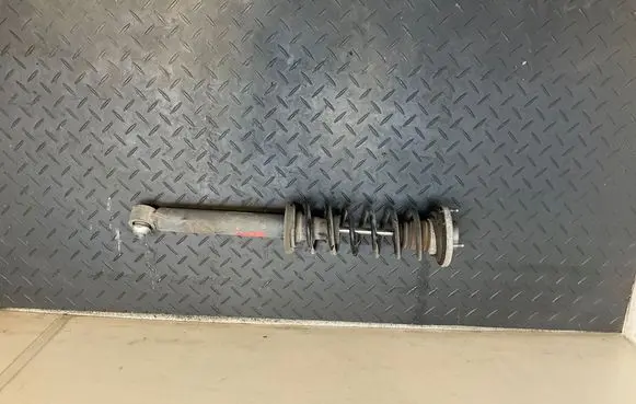 BMW 5 F10 F11 Rear shock absorber with coil spring 6789379 6775735 F10H544BLX