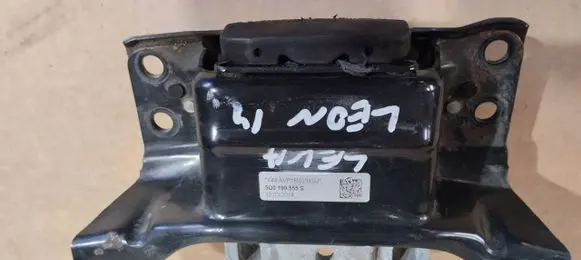Volkswagen Golf VII Engine mount bracket 5Q0199555S