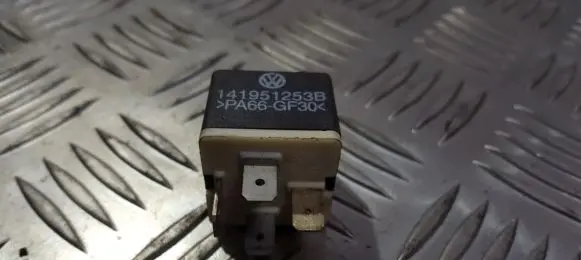 Volkswagen Golf IV Other relay 141951253b