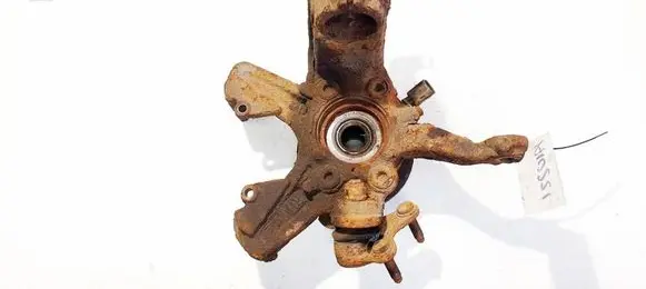 Volkswagen Golf V Front wheel hub