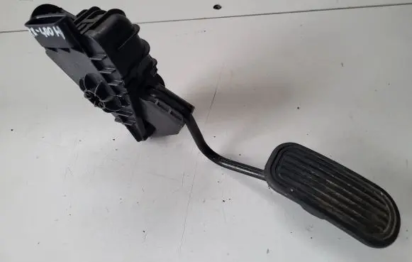 Lexus RX 330 - 350 - 400H Accelerator throttle pedal 7812048070