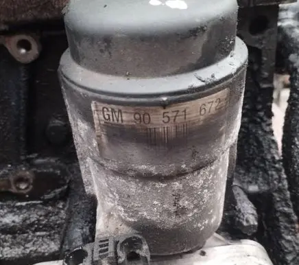 Opel Zafira A Oil filter cover 90571672