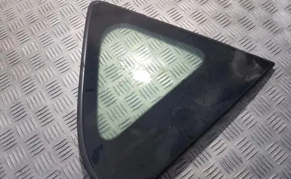 Toyota RAV 4 (XA30) Rear side window