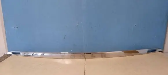 Tesla Model S Tailgate trim 102577600A