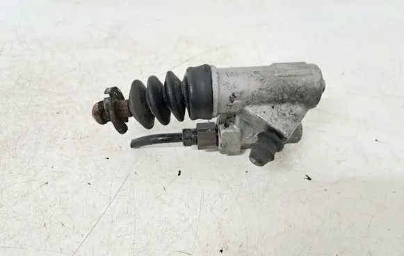 Honda Civic Clutch slave cylinder 