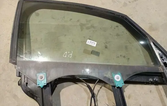 Audi A2 Front door window glass four-door AS2