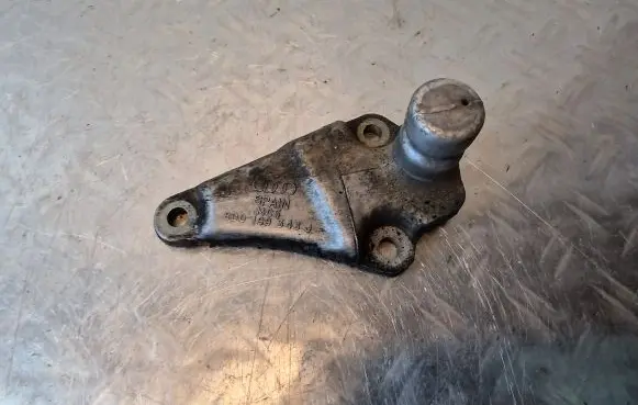 Audi A6 S6 C5 4B Engine mounting bracket 8D0199343J