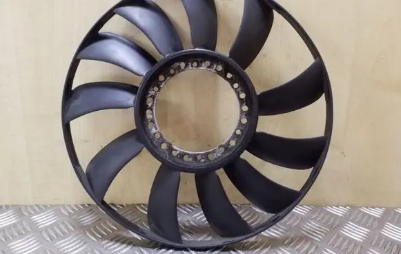 Volkswagen PASSAT B5.5 Fan impeller 058121301B