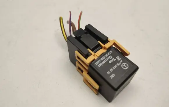Mercedes-Benz EQC Other relay A0025429319