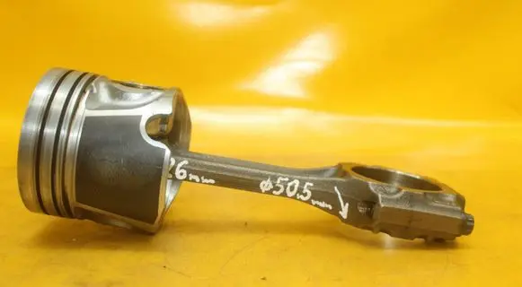 Volkswagen Golf IV Piston with connecting rod 79L46 028H