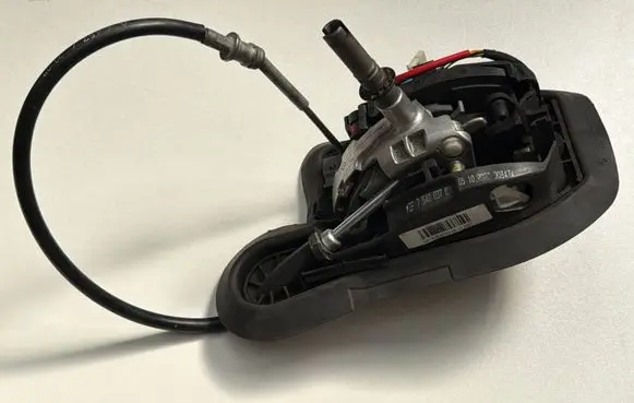 BMW 3 E90 E91 Gear shifter/selector 7548037