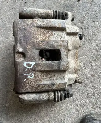 Jeep Grand Cherokee (WJ) Front brake caliper