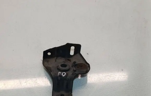 Honda Civic Radiator mount bracket 