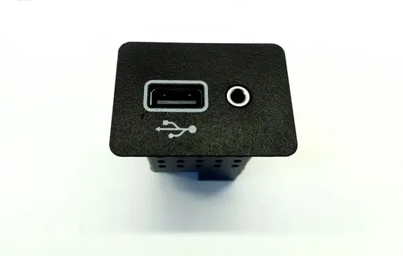 Nissan Leaf II (ZE1) AUX in-socket connector 284H35FA0C
