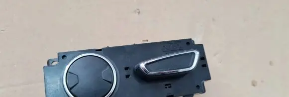 Ford Mustang VI Seat control switch GR3T14A701BB