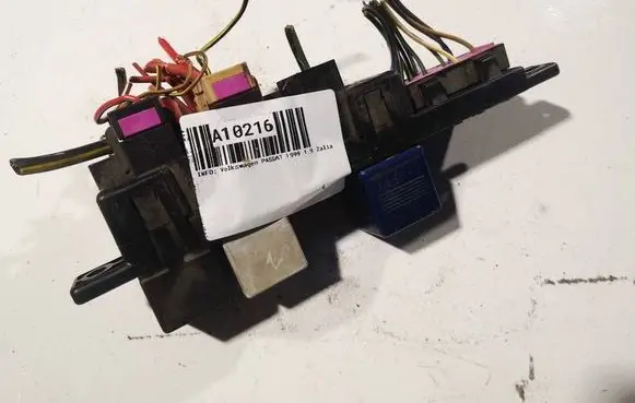 Volkswagen PASSAT B5 Fuse box set