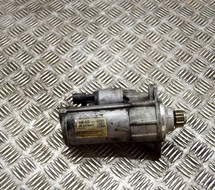 Volkswagen Golf VII Starter motor 02E911024B 0001179518